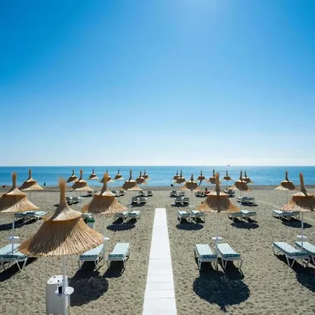 In By Playa Carihuela